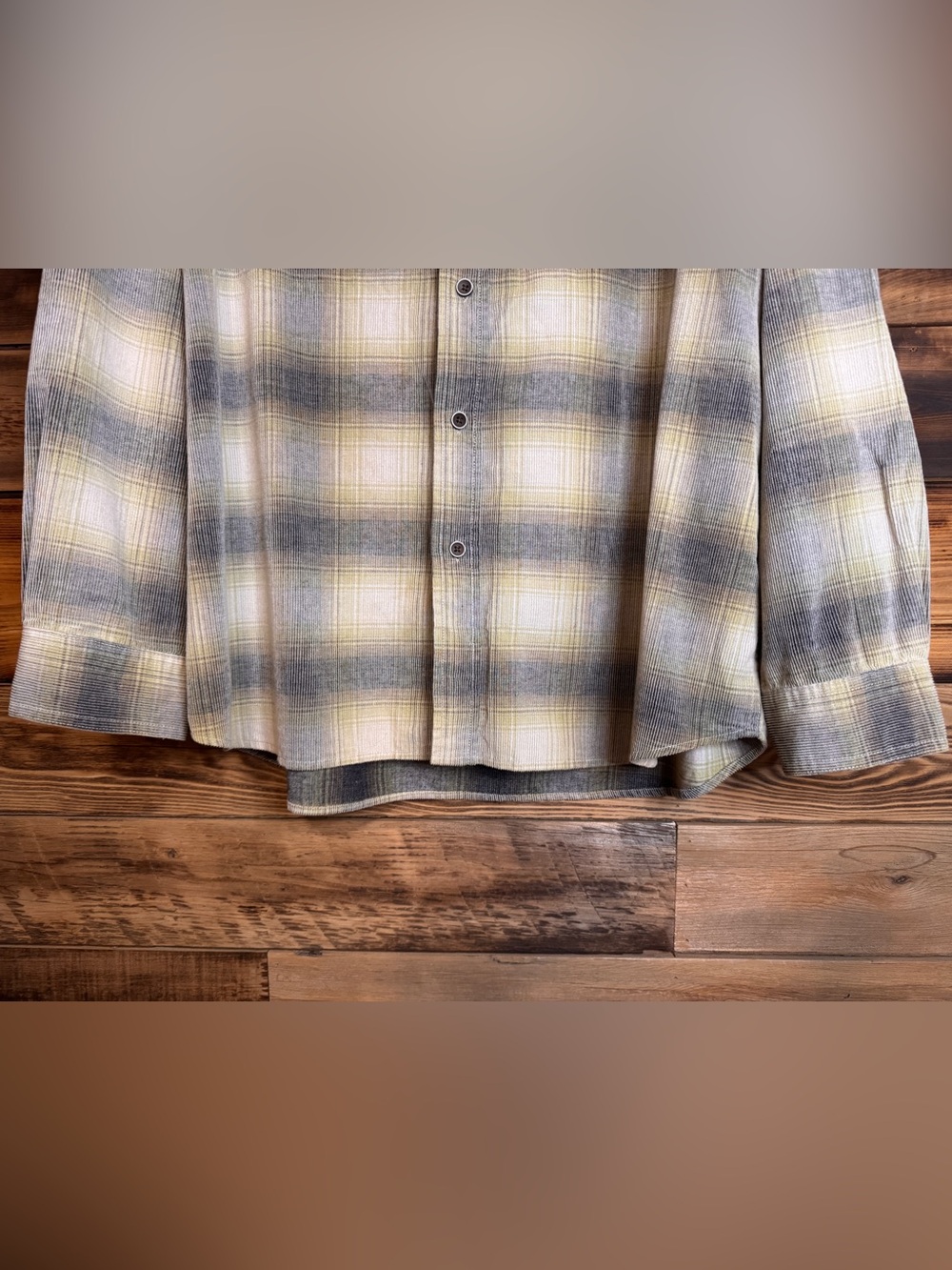 Basic Options Plaid Button-Down Flannel in Gray Cream | Size XL Graphic Tee - Picture 2 of 11